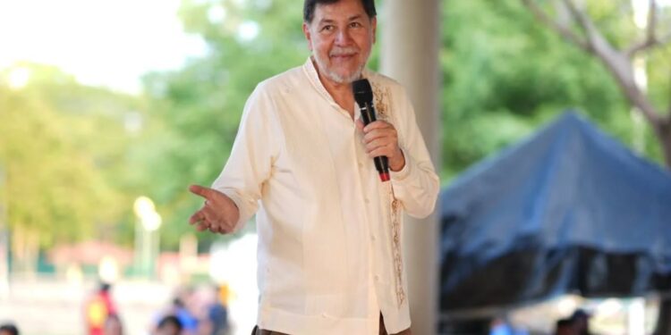 Sheinbaum acusa “linchamiento mediático” contra Fernández Noroña tras pelea en la Permanente