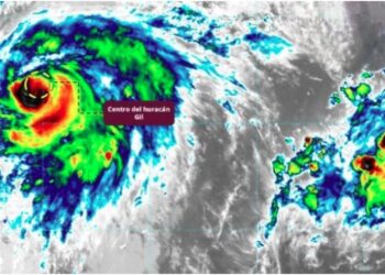 El huracán Gil se extiende lejos en el Pacífico oriental