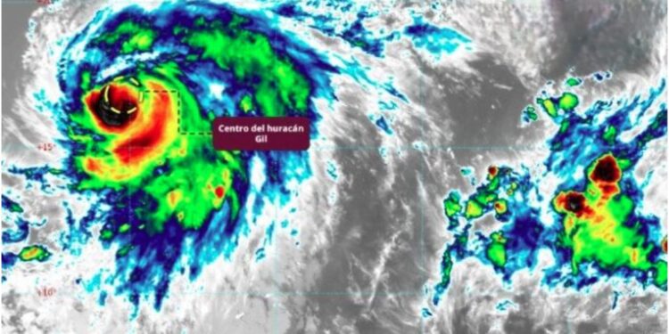 El huracán Gil se extiende lejos en el Pacífico oriental