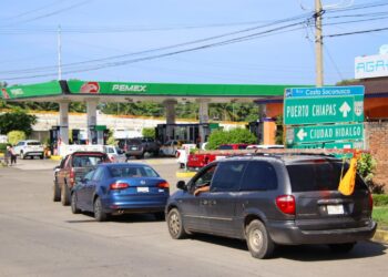 Sheinbaum niega desabasto de gasolina; “es un tema de transporte”, aclara