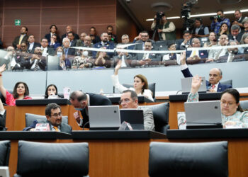 Reanudan trabajos en la Comisión Permanente tras riña; Noroña condena agresión y reaparece Alito Moreno