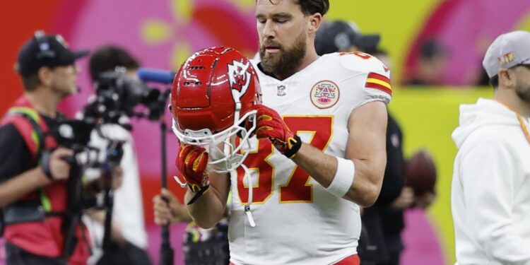 Travis Kelce acepta que su faceta de actor lo llevó al peor momento de su carrera