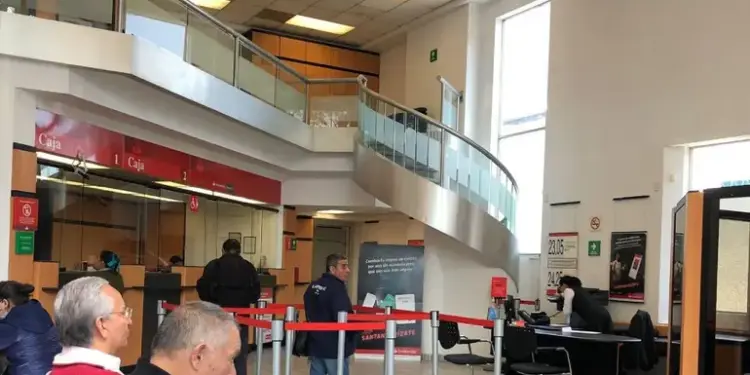 ¿Abrirán los bancos el 15 y 16 de septiembre de 2025?