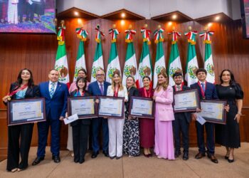 Las nuevas generaciones están llamadas a ser el relevo en la política y en la sociedad: Gobernador Rocha Moya