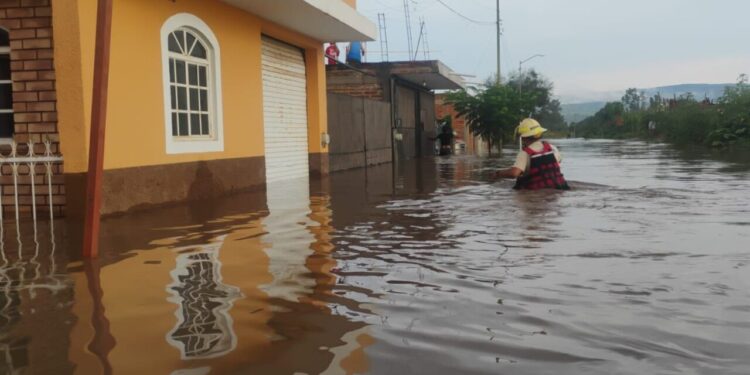 Lluvias en Tototlán, Jalisco, dejan 450 viviendas afectadas