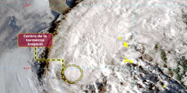 “Lorena” se degrada a tormenta tropical, pero seguirán las lluvias fuertes