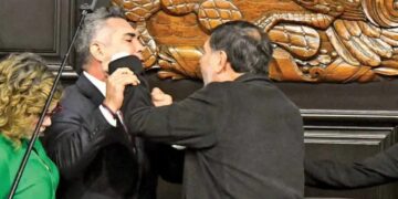 Se despide Noroña de la presidencia del Senado entre escándalos