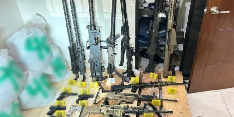 Aseguran arsenal y sustancias químicas en Culiacán, Sinaloa