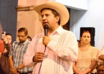 Alcalde de Uruapan advierte un levantamiento de armas por violencia de cárteles: “La gente está hasta la ching…”