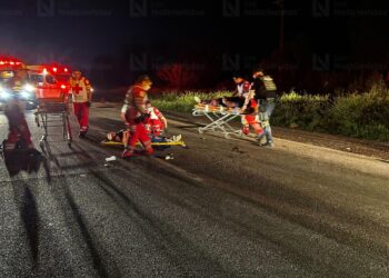 Se fuga conductor tras chocar a motociclistas en la carretera Los Mochis-Ahome; tres lesionados