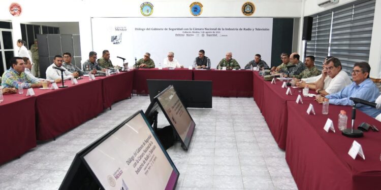 Compromiso del Gabinete Federal de robustecer vinculación empresarial y combate al delito, afirma Gobernador Rocha