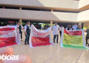 Trabajadores del IMSS-Bienestar exigen bases tras años de espera