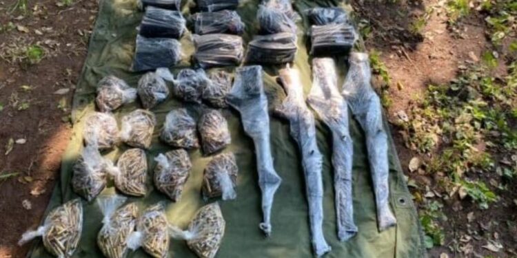 Ejército asegura armamento en campamento clandestino en Elota