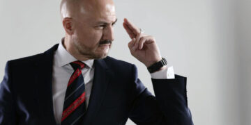 Despojan camioneta y hieren a John Milton en la carretera Culiacán-ElDorado