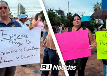 Administrativos y maestros de la UAS protestan por falta de pago de prestaciones