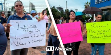 Administrativos y maestros de la UAS protestan por falta de pago de prestaciones