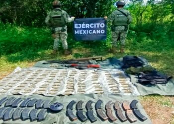Ejército Mexicano asegura armamento, cargadores y cartuchos en Elota
