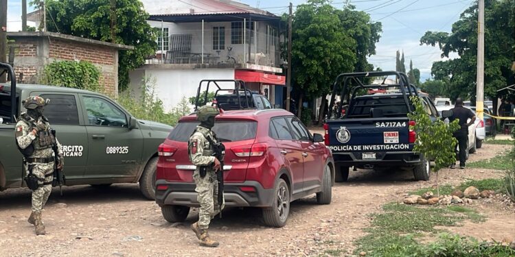 Localizan cuerpo semienterrado en Piggy Back, en el campo El Diez, en Culiacán