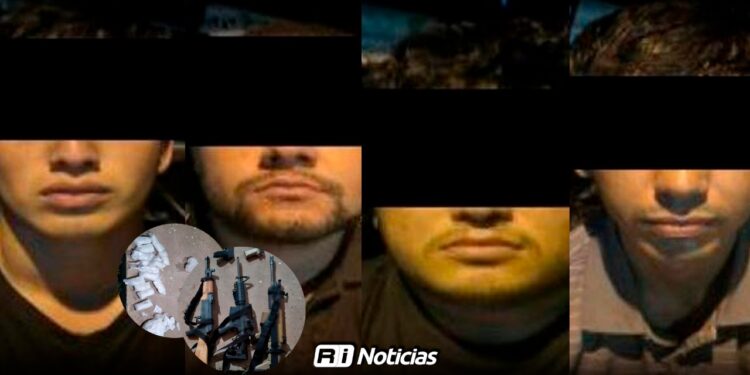 Detienen a cuatro sujetos con armas y drogas en un vehículo en Navolato