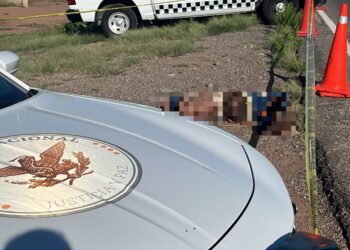Localizan cuerpo encobijado sobre la carretera México 15 en El Tamarindo
