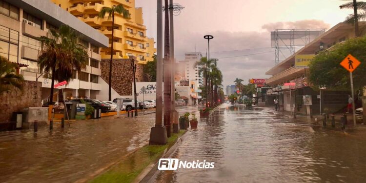 Lluvias dejan afectaciones menores en Mazatlán