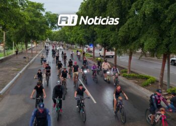 Cientos de ciclistas y patinadores se suman a rodada en Culiacán