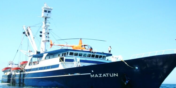 Se reporta fuga de amoniaco en barco atunero atracado