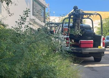 Grupo armado ataca y quema una vivienda en el fraccionamiento Colinas de San Miguel, en Culiacán