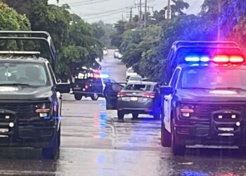 Localizan vehículo baleado cerca del atentado a pareja en Villa Universidad, en Culiacán