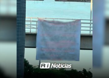 Colocan mantas con mensajes en varios puentes de Culiacán; No hay detenidos