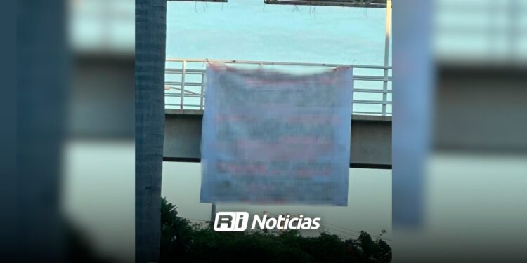 Colocan mantas con mensajes en varios puentes de Culiacán; No hay detenidos