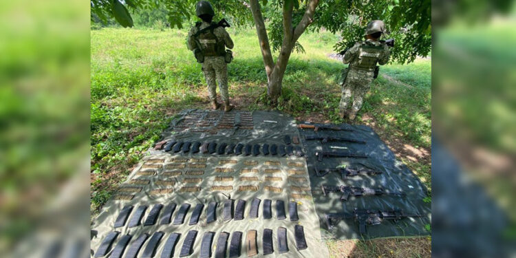 Ejército localiza campamento clandestino y arsenal en Elota
