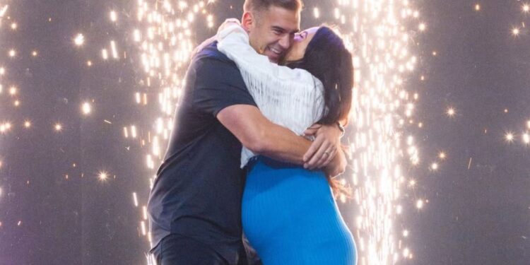 Martha Higareda revela que tendrá dos niñas 