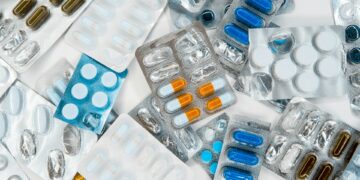 Gobierno exhibe a empresas que no han cumplido con abasto de medicamentos