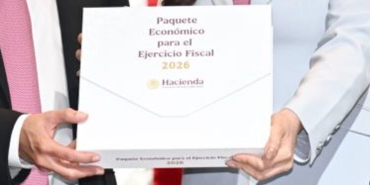 Sheinbaum defiende alza de impuestos a bebidas azucaradas y tabaco en Paquete Económico 2026