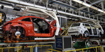 Producción de autos en México cayó 0.78% en agosto
