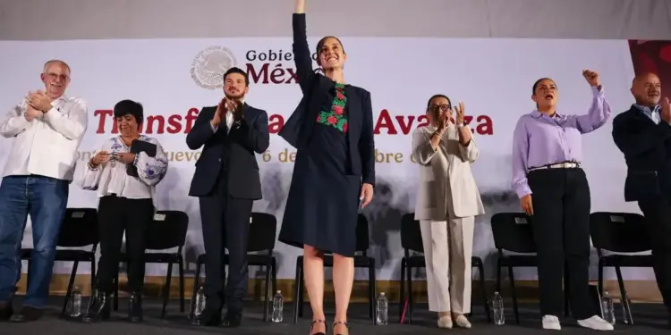 México superó con firmeza presiones arancelarias de EU, afirma Sheinbaum en gira por NL