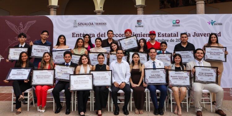 Sinaloa reconoce y celebra a sus juventudes ejemplares con el premio “Rafael Buelna Tenorio”
