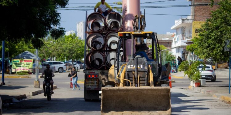 Inicia obra de colector en la Toledo Corro; circulación en la zona es suspendida