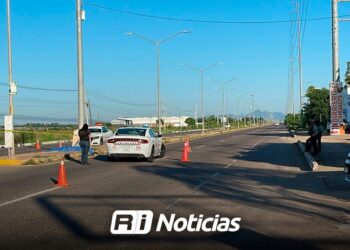 Hallan a dos hombres con huellas de tortura sobre la carretera México 15 en Culiacán