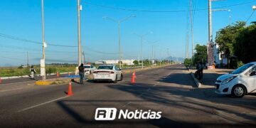 Hallan a dos hombres con huellas de tortura sobre la carretera México 15 en Culiacán