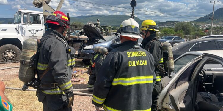 Trabajador de yonque sufre descarga eléctrica en la Álvaro Obregón