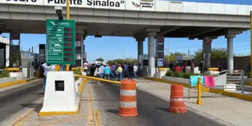 Campesinos liberan casetas por celebración de Dia de Muertos y anuncian toma indefinida de aduanas