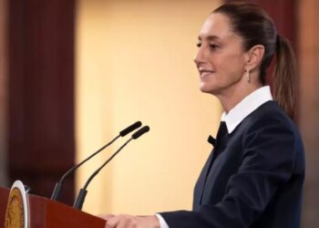 Claudia Sheinbaum anuncia que médicos cubanos atenderán en hospital inaugurado en Maruata, Michoacán