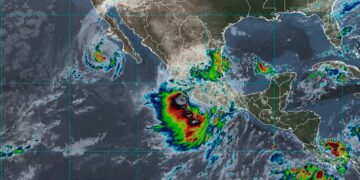 Onda tropical 37 y vaguadas provocarán tormentas en 10 estados; SMN alerta por deslaves hoy 13 de octubre