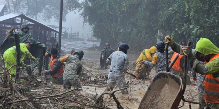 Van 70 muertos y 72 desaparecidos por las lluvias en cinco estados