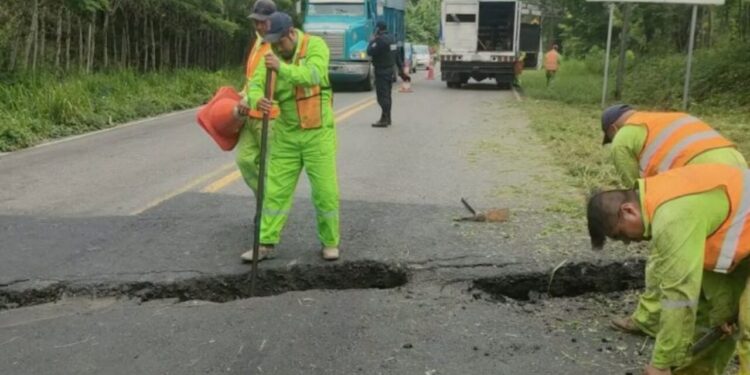 Reportan 132 interrupciones en carreteras federales por lluvias y 284 mil usuarios sin energía eléctrica