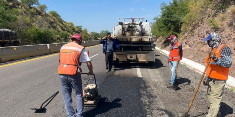 Gobierno del Estado suma 26 millones de pesos invertidos en bacheo de carreteras