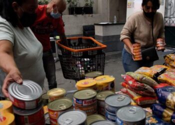 Sheinbaum llama a donar en centros de acopio para damnificados por lluvias, SEGOB agradece apoyo de estados