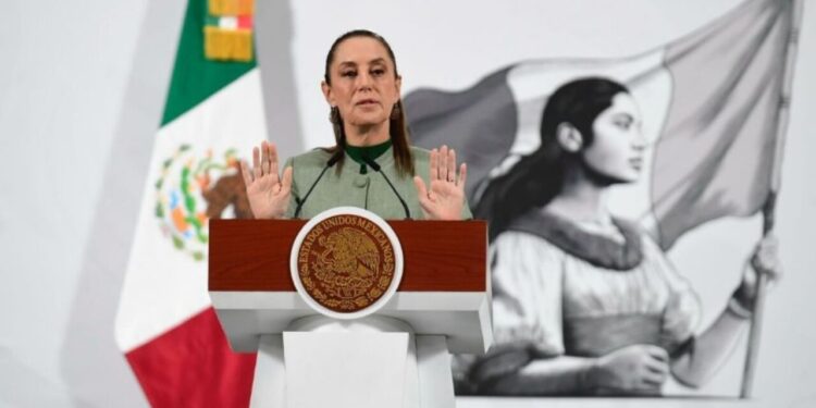 Claudia Sheinbaum presume ventas de su libro “Diario de una Transición Histórica”